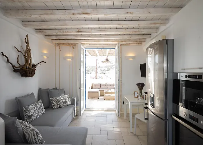 Blue, White And Grey Couette-café Ornos (Mykonos)