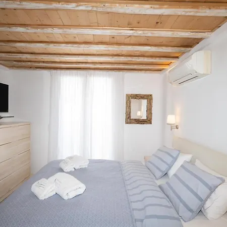 Bed & Breakfast Blue, White And Grey 4*