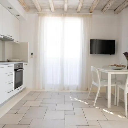 Bed & Breakfast Blue, White And Grey 4*