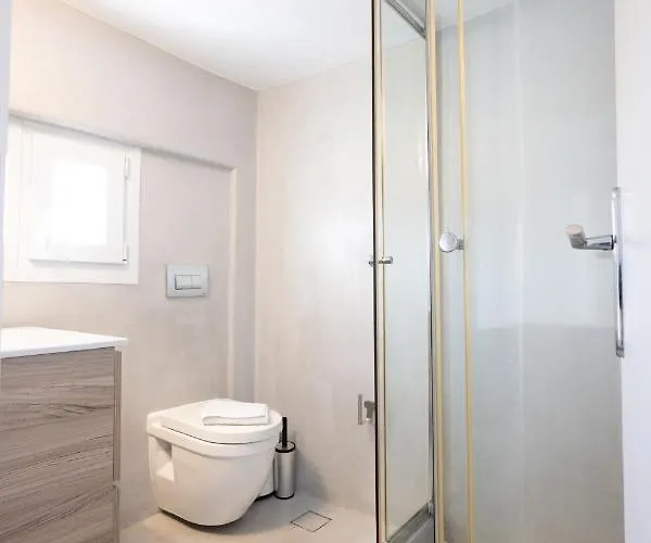 Bed & Breakfast Blue, White And Grey 4*