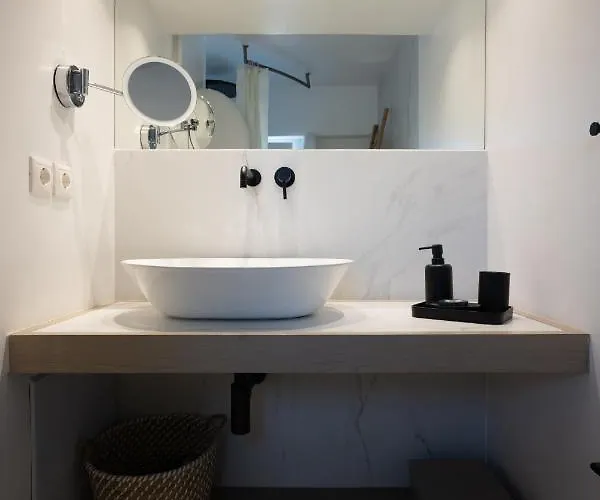 فندق مبيت وإفطار Blue, White And Grey 4*