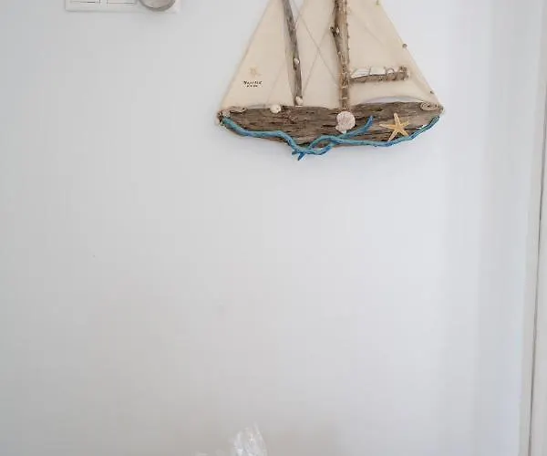 Blue, White And Grey 4* أورنوس