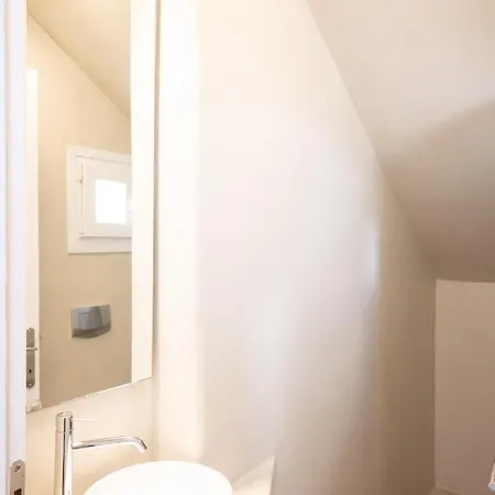 住宿加早餐酒店 Blue, White And Grey