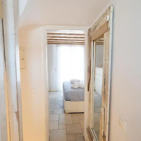 Blue, White And Grey 奥诺斯